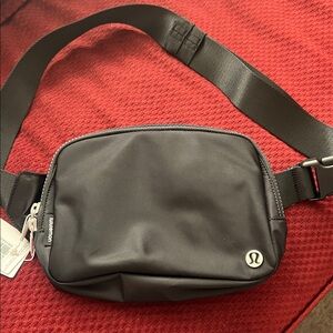 Lululemon Everywhere Belt Bag - Large